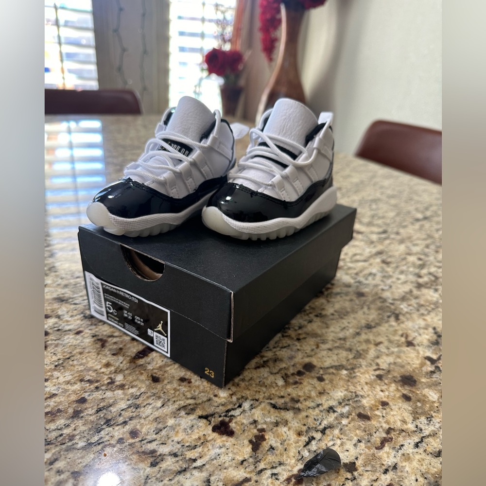 Air jordan 11 gratitude